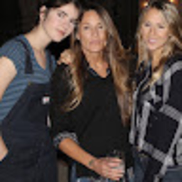 Meet your Posher, Sarah - Picture 1 of 1